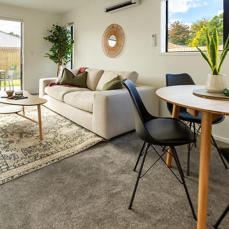 Апартаменты Riccarton 2 Bed 1 Bath W/Garage Крайстчёрч Экстерьер фото